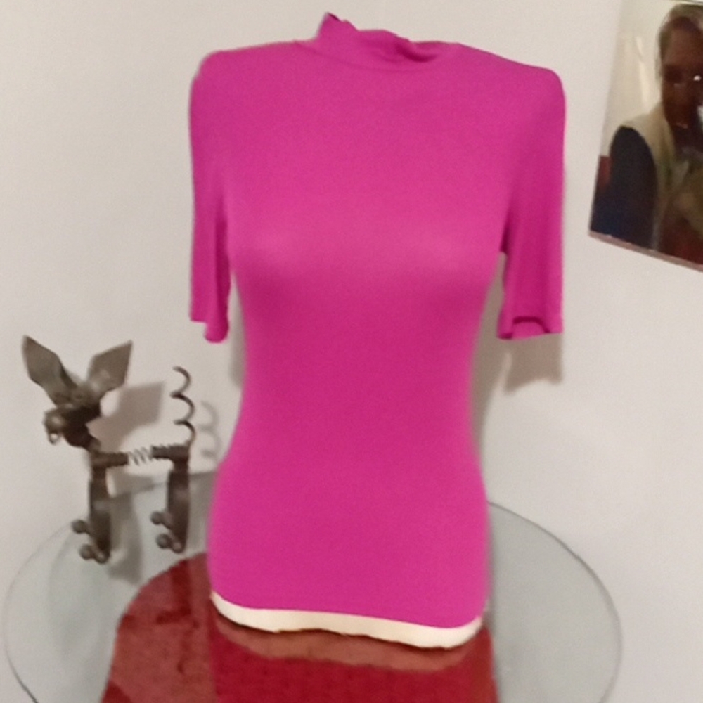 BCBGMaxAzria Magenta Short Sleeve Tee